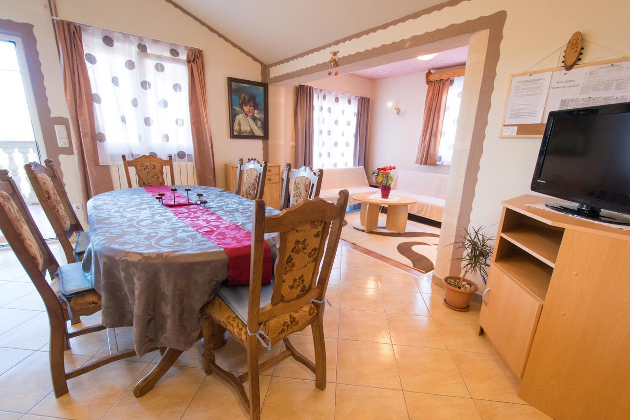 Apartment Hajdi Malinska Eksteriør billede